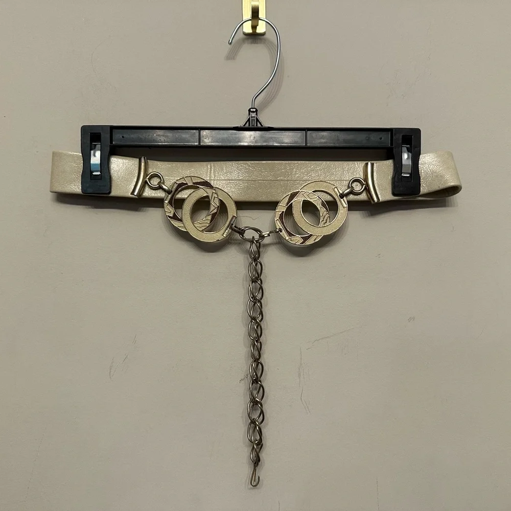 Vintage 80’s Gold Chain Accent Belt Size M/L